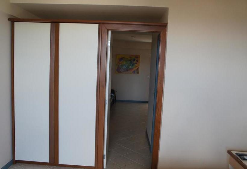 Coral Inn Aparthotel