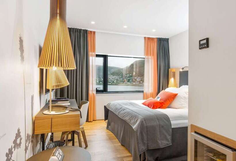 Clarion Hotel The Edge