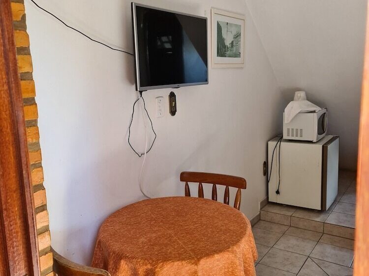 בית מלון כפרי Dell Osky