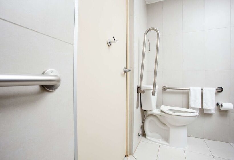 Doubletree By Hilton Hotel Santiago   Vitacura