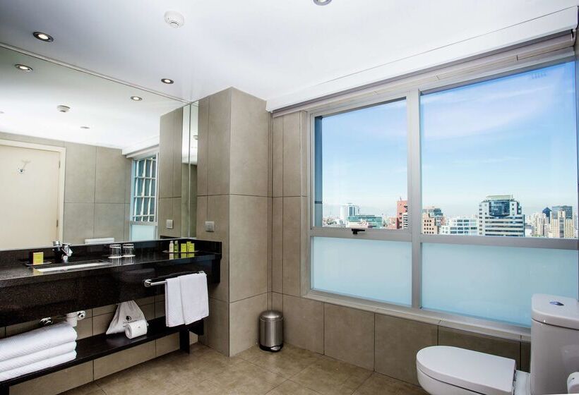 Doubletree By Hilton Hotel Santiago   Vitacura
