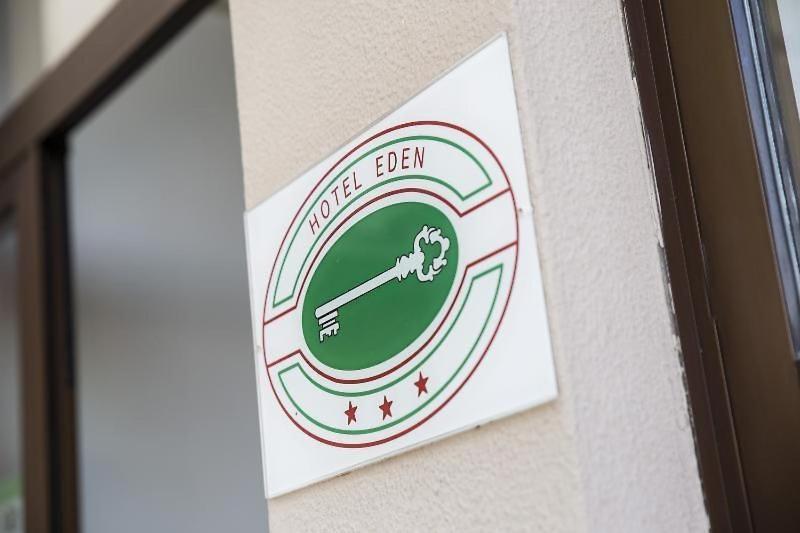 ホテル Eden