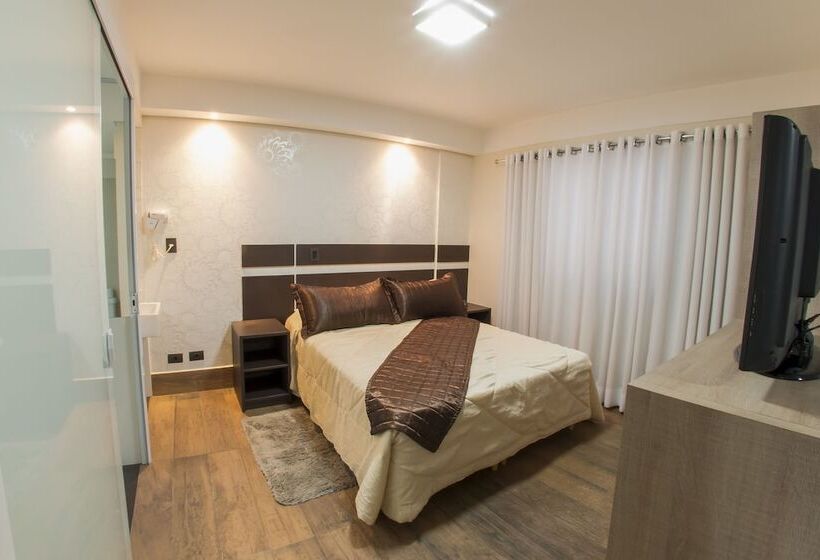 בית מלון כפרי Estoril