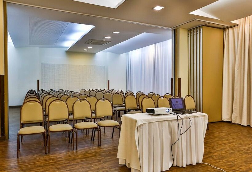 בית מלון כפרי Flat Beach Class Executive