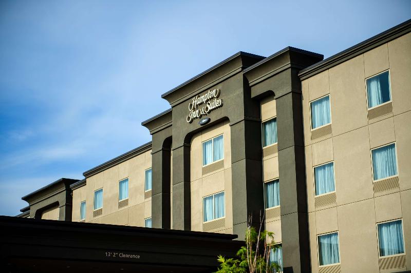 هتل Hampton Inn & Suites By Hilton Regina East Gate