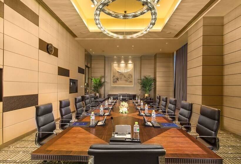 Отель Hilton Changzhou