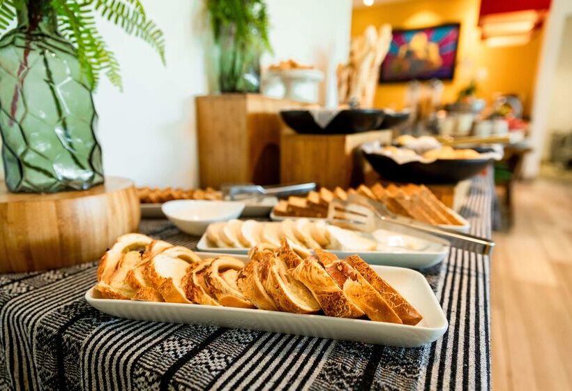 هتل Hilton Garden Inn Barranquilla