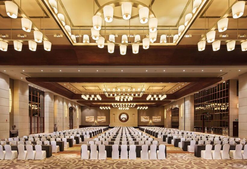 酒店 Hilton Qingdao Golden Beach