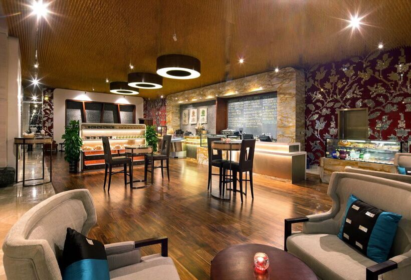 酒店 Hilton Qingdao Golden Beach