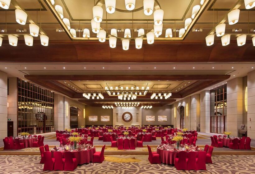 酒店 Hilton Qingdao Golden Beach