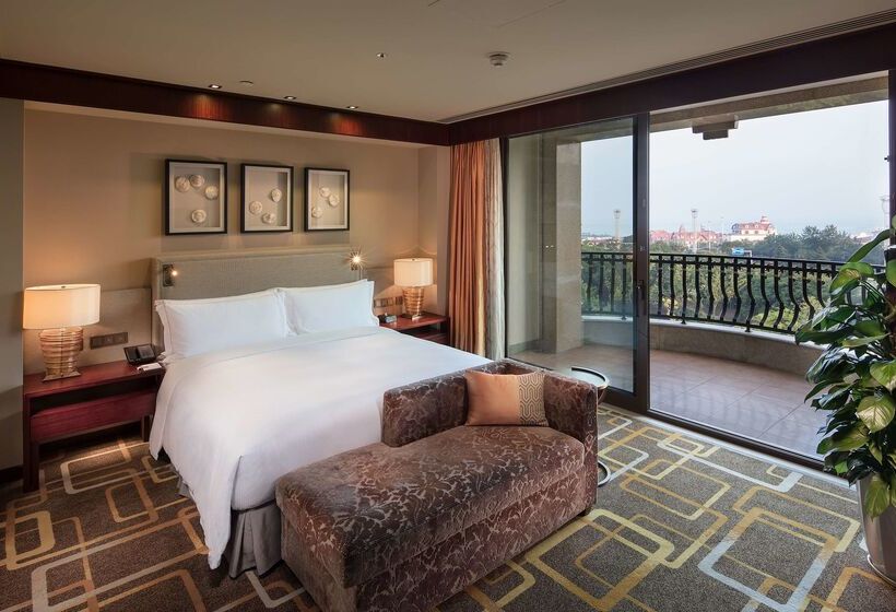 酒店 Hilton Qingdao Golden Beach