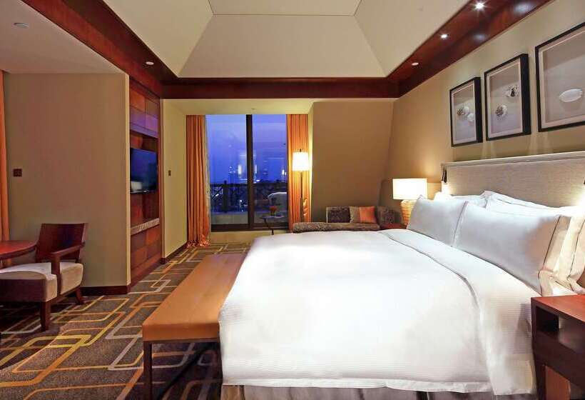 酒店 Hilton Qingdao Golden Beach