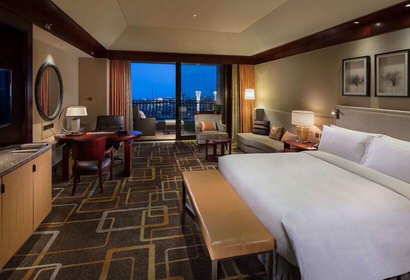 酒店 Hilton Qingdao Golden Beach