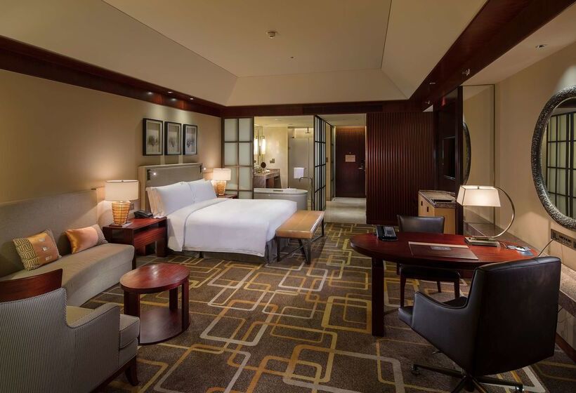 酒店 Hilton Qingdao Golden Beach