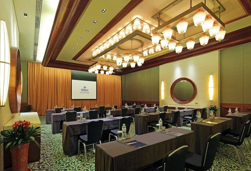 酒店 Hilton Qingdao Golden Beach