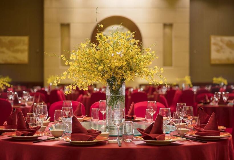 酒店 Hilton Qingdao Golden Beach