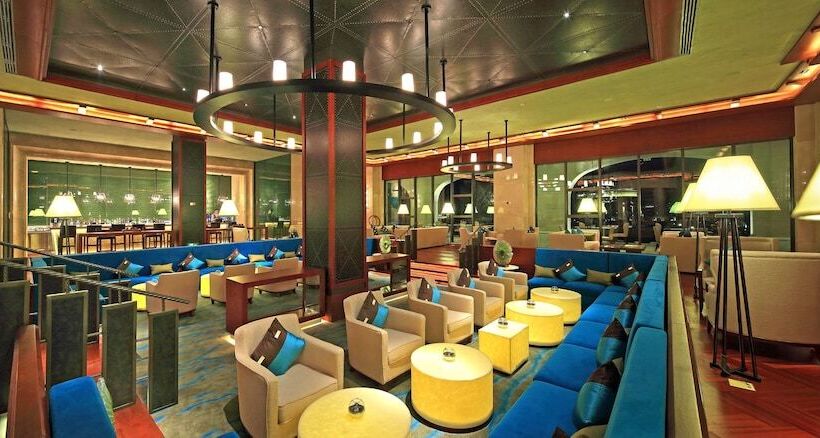 酒店 Hilton Qingdao Golden Beach