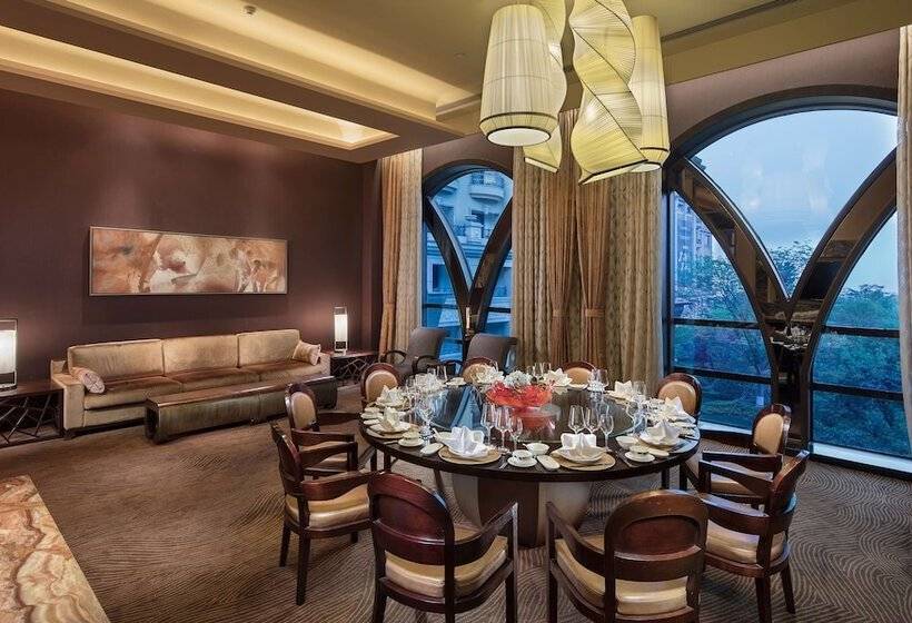 酒店 Hilton Qingdao Golden Beach