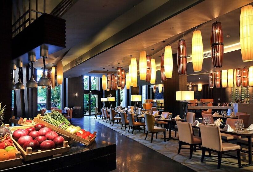 酒店 Hilton Qingdao Golden Beach