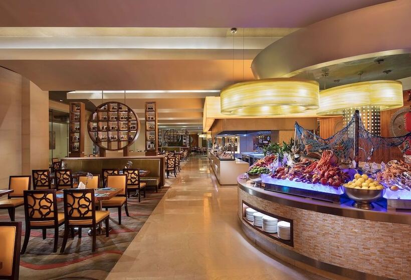 酒店 Hilton Qingdao Golden Beach