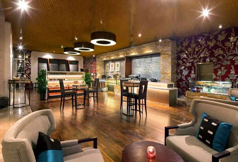 酒店 Hilton Qingdao Golden Beach