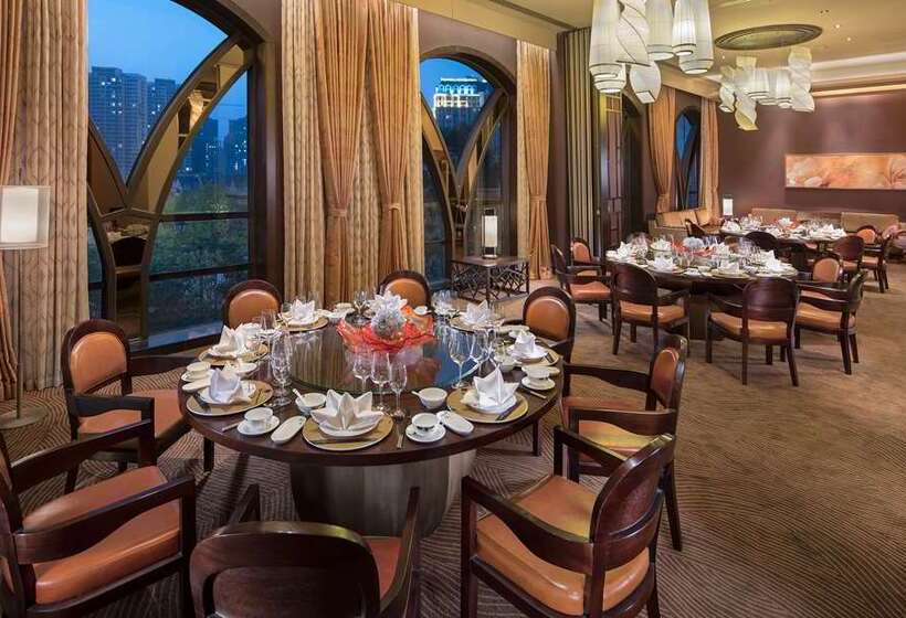 酒店 Hilton Qingdao Golden Beach