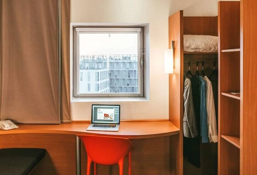 酒店 Ibis Casanearshore