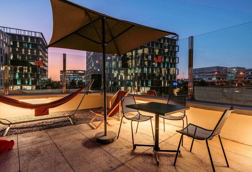 酒店 Ibis Casanearshore