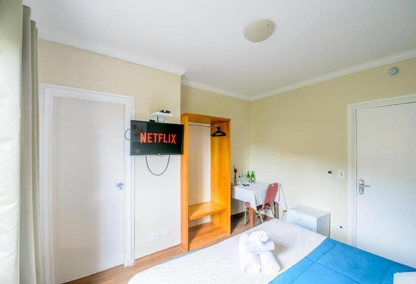 호텔 Pousada Parque Das Flores