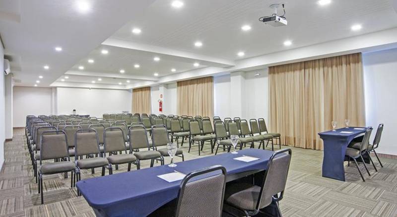 בית מלון כפרי Slim Curitiba Av Das Torres