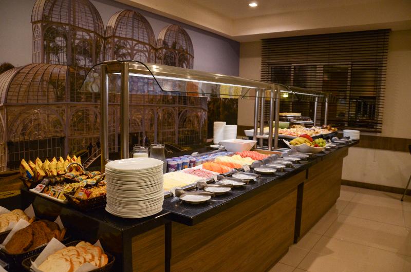 בית מלון כפרי Slim Curitiba Av Das Torres