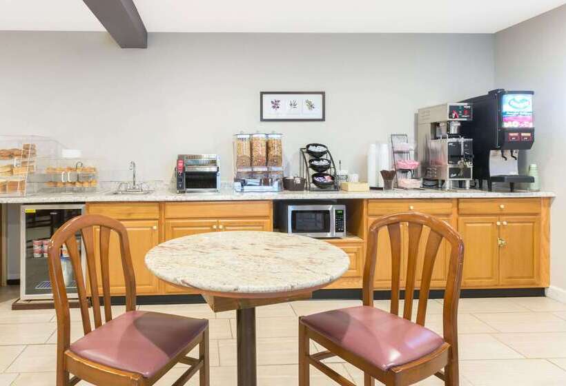 モーテル Baymont By Wyndham Henrietta   Rochester