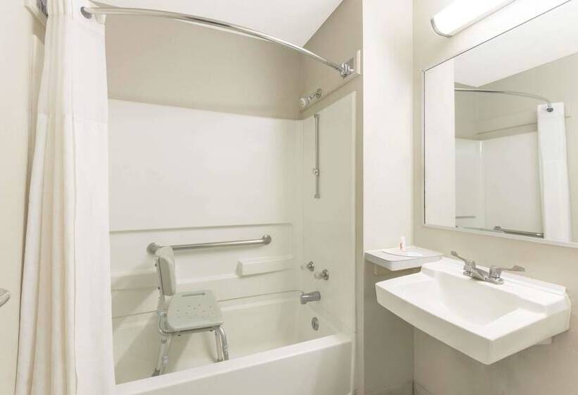 モーテル Baymont By Wyndham Henrietta   Rochester