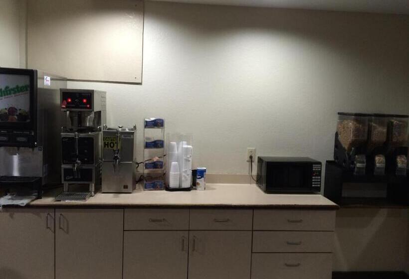 モーテル Baymont By Wyndham Henrietta   Rochester