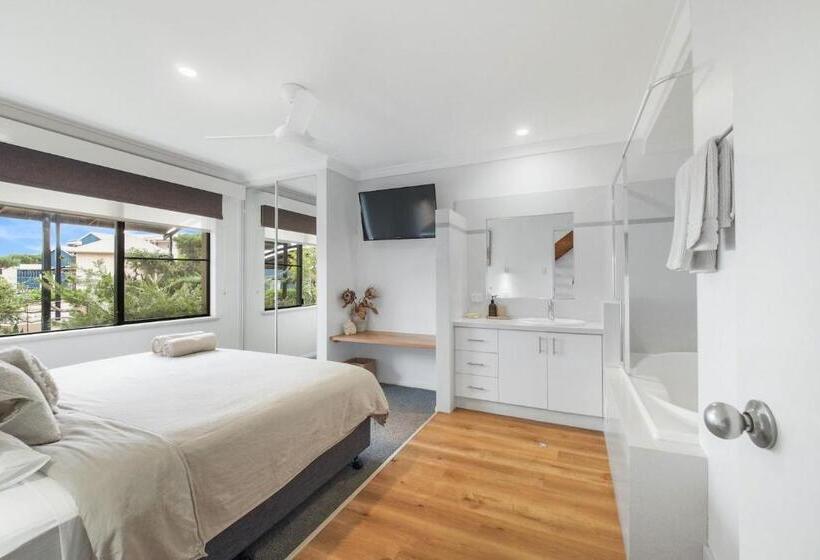 A Stones Throw Gnarabup