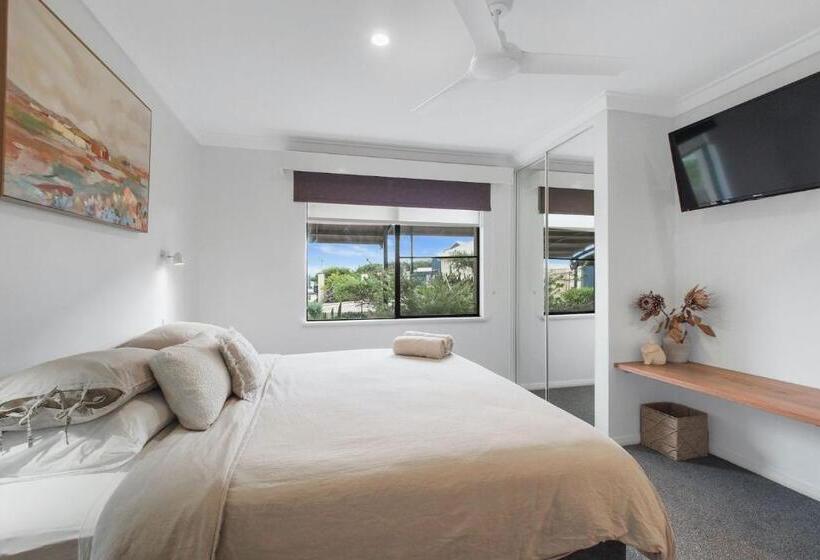 A Stones Throw Gnarabup