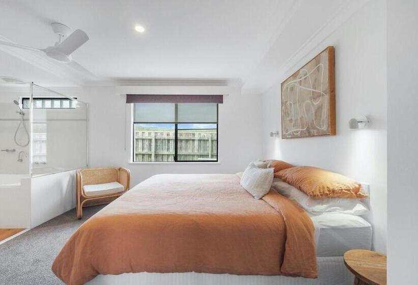 A Stones Throw Gnarabup