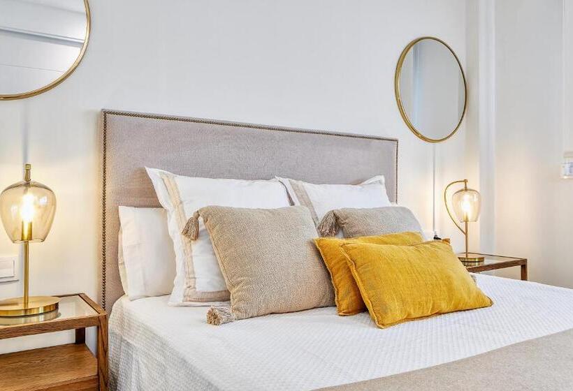 Ab Vialia Estación , Parking And Pool