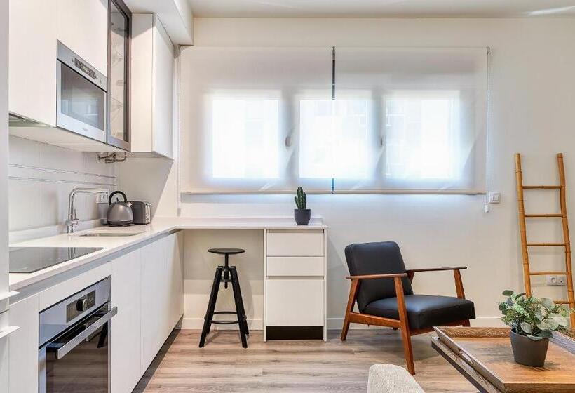 Ab Vialia Estación , Parking And Pool