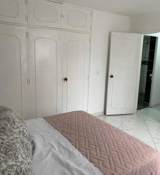 Apartamento Cerca A Plaza Mayor En Medellín