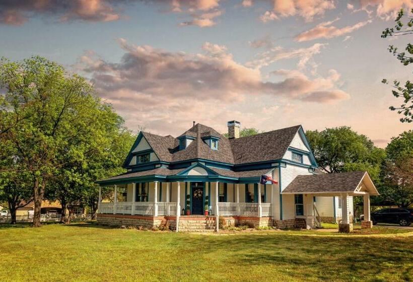 Blue Heron Bed And Breakfast On Lake Granbury