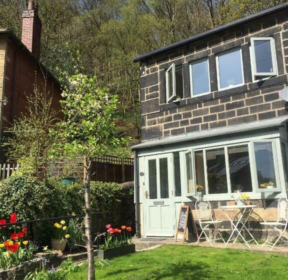 Calderside Cottage