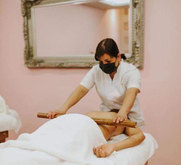 Casa Rosa Hotel & Spa