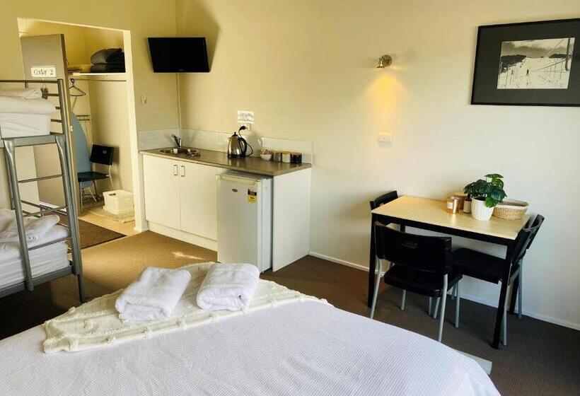 Cedar Apartments   Merrijig