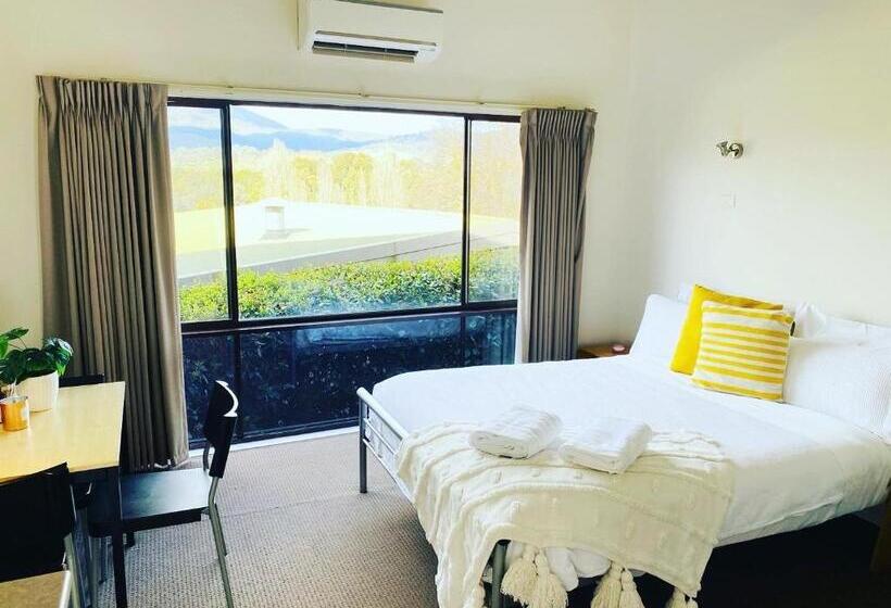 Cedar Apartments   Merrijig