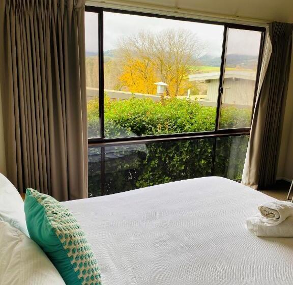 Cedar Apartments   Merrijig