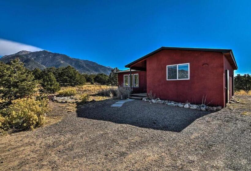 Cozy Remote Retreat • Mountain Views • Stargazing