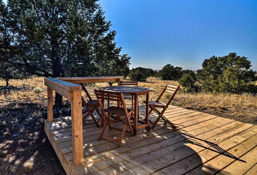 Cozy Remote Retreat • Mountain Views • Stargazing