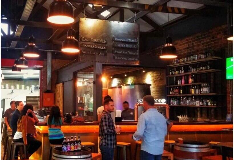 Durban Point Waterfront, 805 Quayside 40 Canalquay Rd