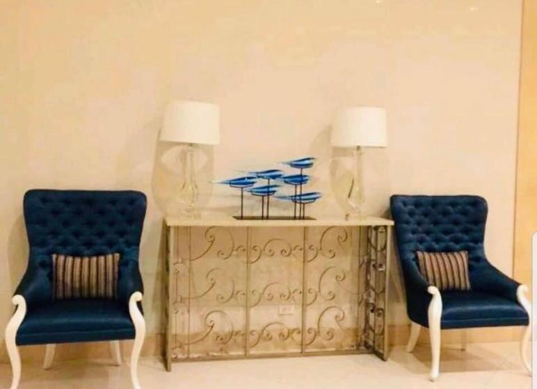 Favila Condotel Unit 150 Newport Boulevard Near Airport Terminal 3 And All Other Airport